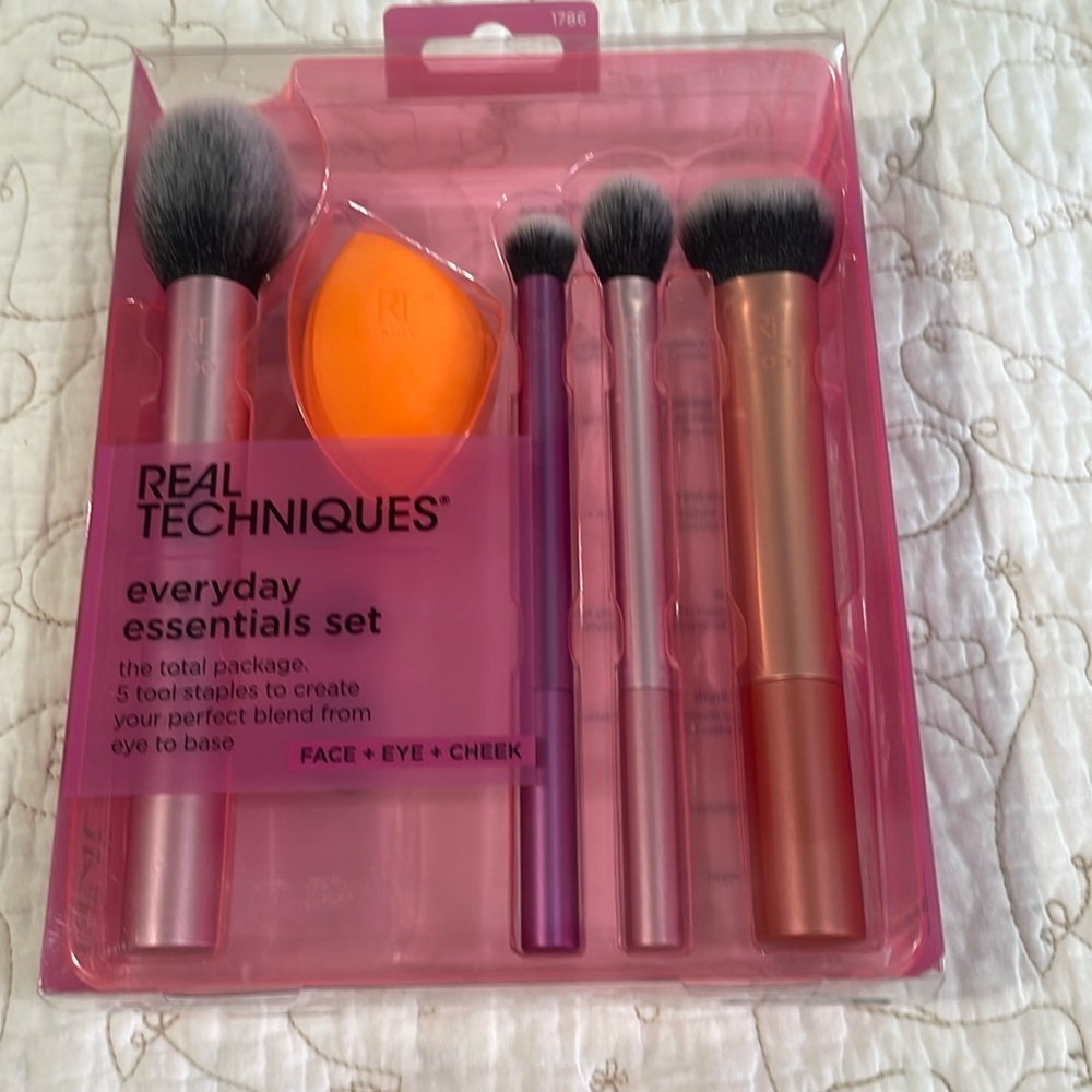 Brand new unopened makeup brush set